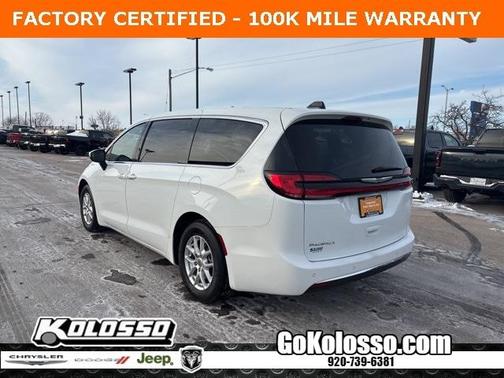 2023 Chrysler Pacifica Touring-L