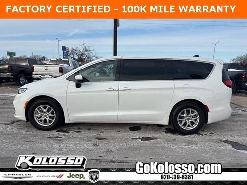 2023 Chrysler Pacifica Touring-L