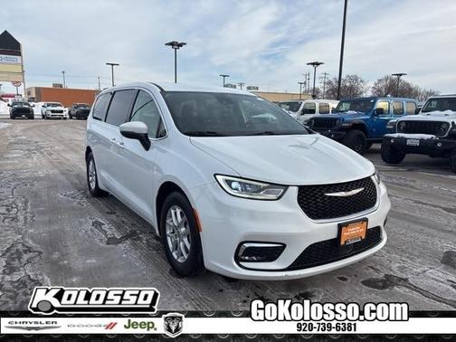 2023 Chrysler Pacifica Touring-L