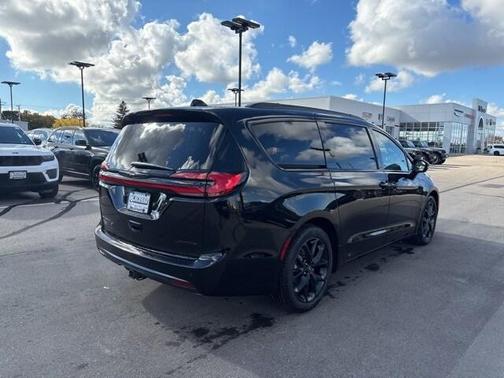 2026 Chrysler Pacifica Limited