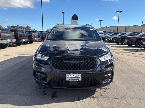 2026 Chrysler Pacifica Limited