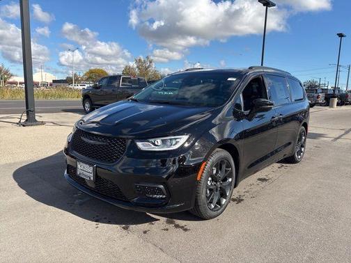 2026 Chrysler Pacifica Limited