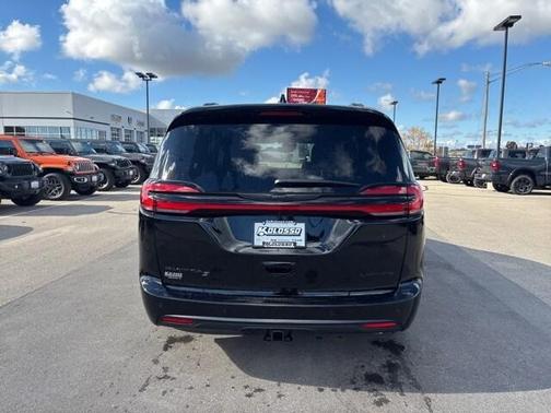 2026 Chrysler Pacifica Limited