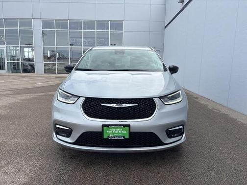 2024 Chrysler Pacifica Touring-L