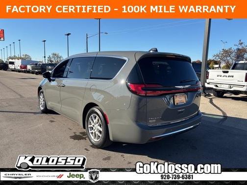 2025 Chrysler Pacifica Select