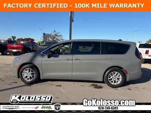 2025 Chrysler Pacifica Select