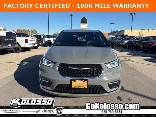 2025 Chrysler Pacifica Select