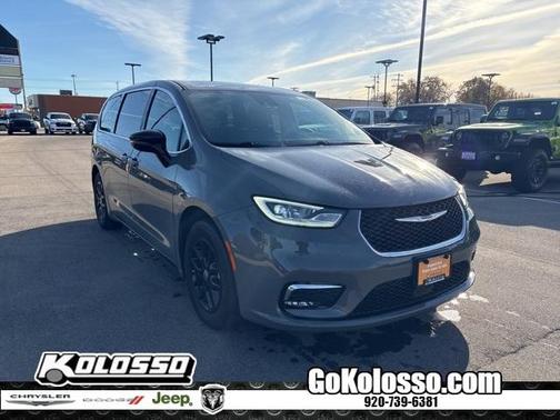 2025 Chrysler Pacifica Select