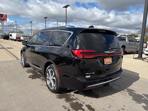 2024 Chrysler Pacifica Pinnacle