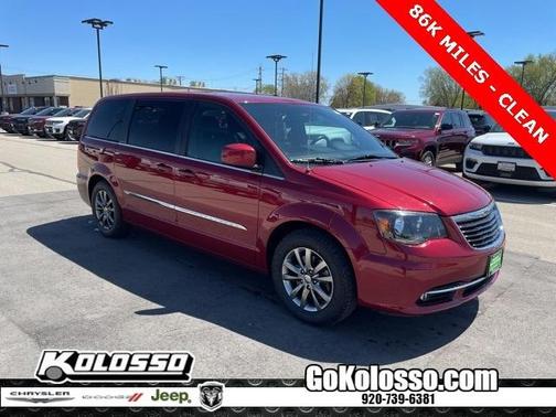 2016 Chrysler Town & Country S