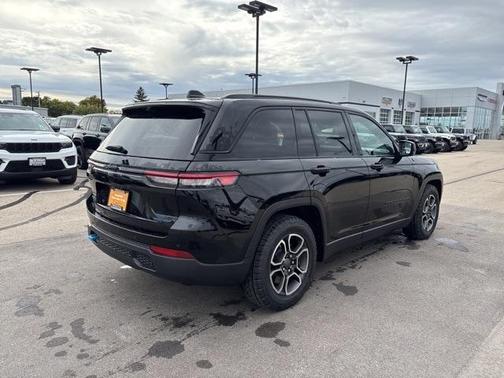 2023 Jeep Grand Cherokee 4xe Trailhawk