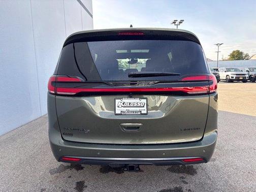 Olive Green Pearlcoat 2027 Chrysler Pacifica Limited
