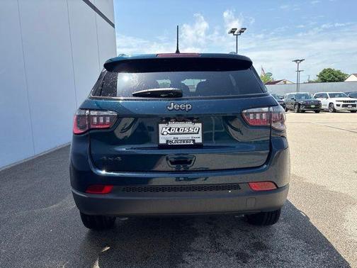 Fathom Blue Pearlcoat 2026 Jeep Compass Latitude