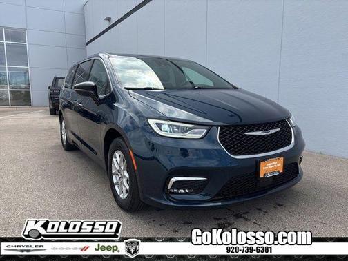 Fathom Blue Pearlcoat 2025 Chrysler Pacifica Select