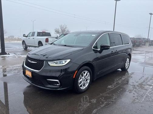2024 Chrysler Pacifica Touring-L