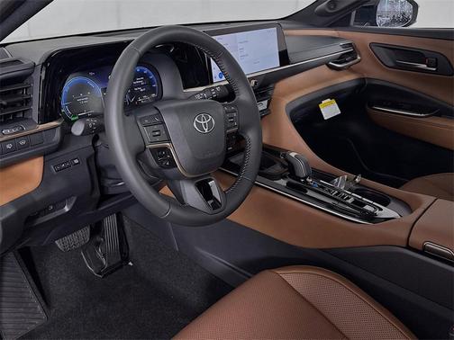 2025 Toyota Crown Signia Limited