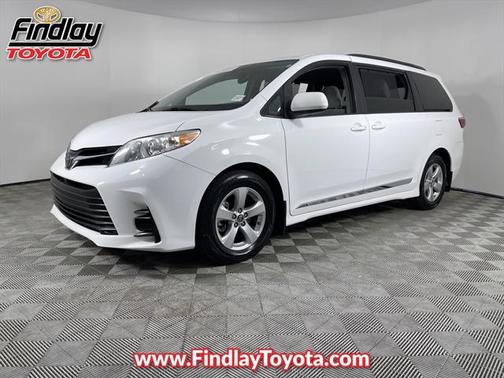 2018 Toyota Sienna LE