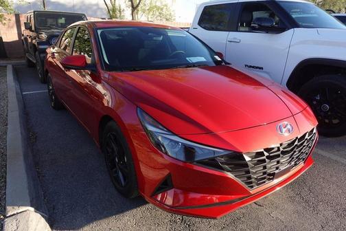2022 Hyundai ELANTRA SEL