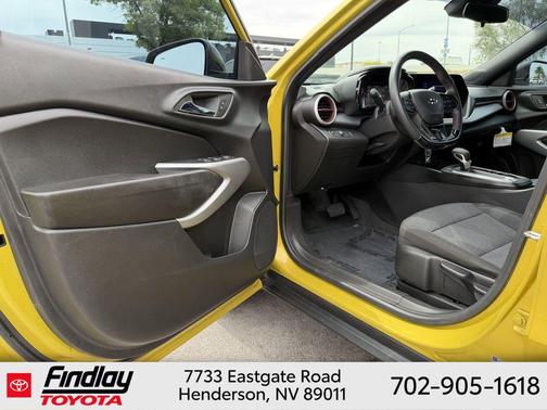 Nitro Yellow Metallic 2024 Chevrolet Trax FWD 1RS