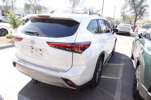 Blizzard Pearl 2021 Toyota Highlander Platinum