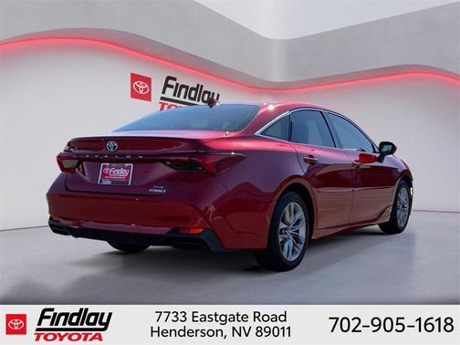 2022 Toyota Avalon Hybrid XLE Plus