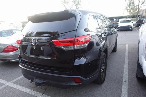 2019 Toyota Highlander LE I4