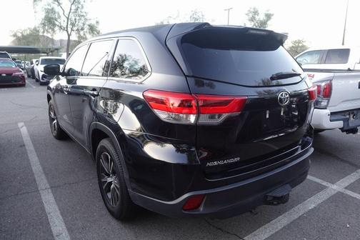 2019 Toyota Highlander LE I4