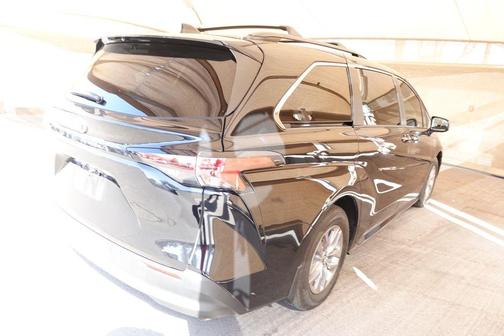 Midnight Black Metallic 2026 Toyota Sienna XLE