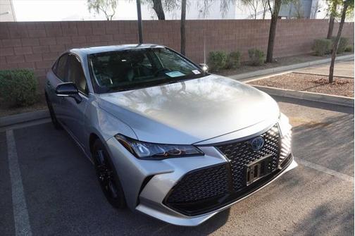 2022 Toyota Avalon Hybrid XSE