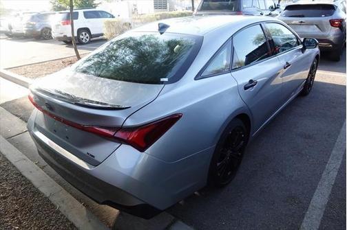 2022 Toyota Avalon Hybrid XSE