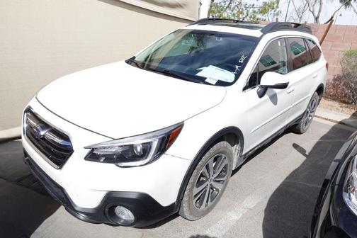 Crystal White Pearl 2018 Subaru Outback 3.6R Limited