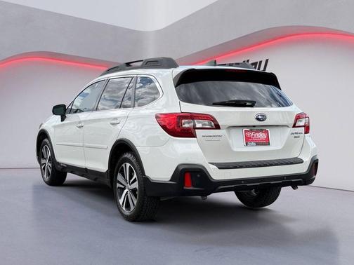 Crystal White Pearl 2018 Subaru Outback 3.6R Limited
