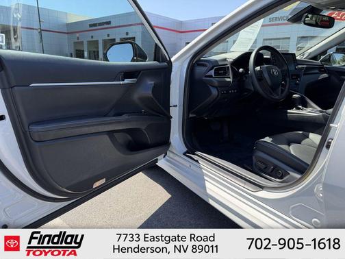 Ice Edge 2024 Toyota Camry Hybrid SE