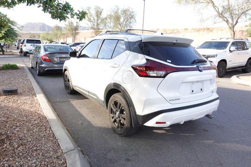 Aspen White Tricoat 2022 Nissan Kicks SR