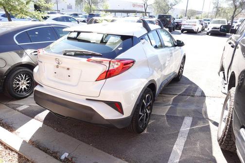 Blizzard Pearl 2019 Toyota C-HR XLE