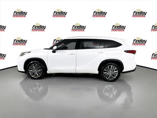 2022 Toyota Highlander Hybrid Platinum
