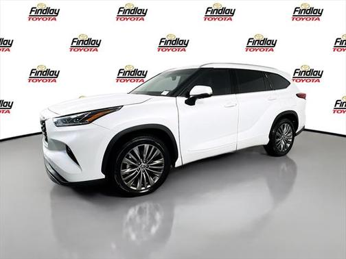 2022 Toyota Highlander Hybrid Platinum
