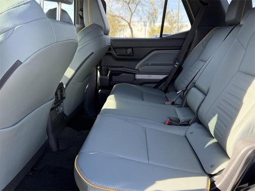 2026 Toyota 4Runner Hybrid Platinum