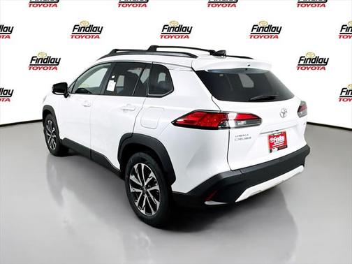 2025 Toyota Corolla Cross XLE
