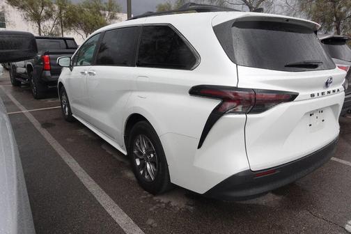 2023 Toyota Sienna XLE
