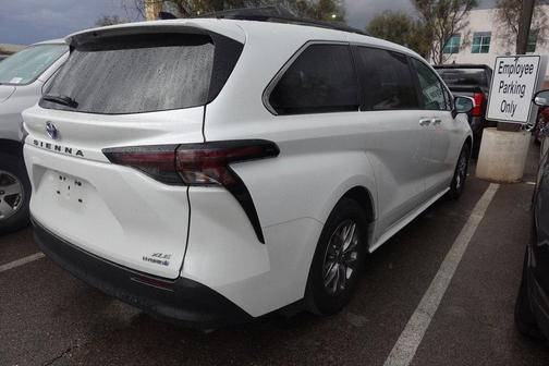 2023 Toyota Sienna XLE
