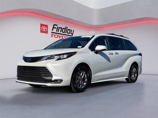 2023 Toyota Sienna XLE