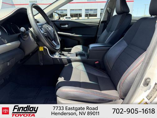 Super White 2017 Toyota Camry SE