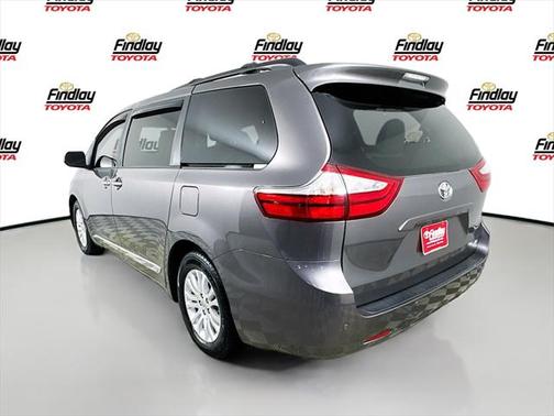 2017 Toyota Sienna XLE Premium