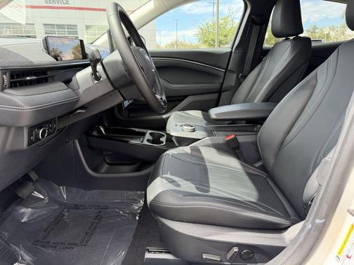 STAR WHITE MET TRI-COAT 2024 Ford Mustang Mach-E Premium