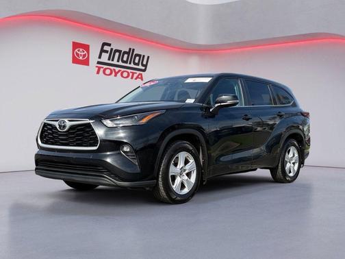 Midnight Black Metallic 2024 Toyota Highlander LE