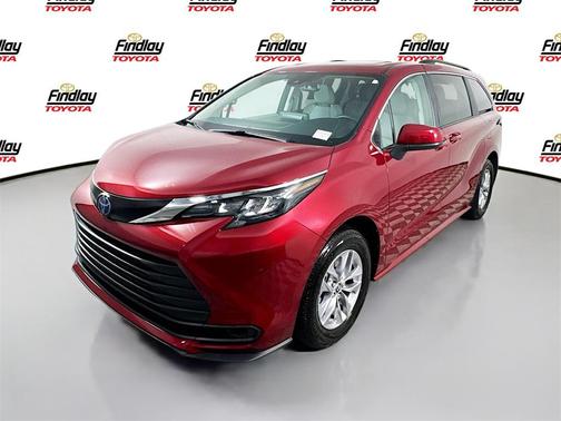 2024 Toyota Sienna LE