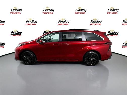 2024 Toyota Sienna LE