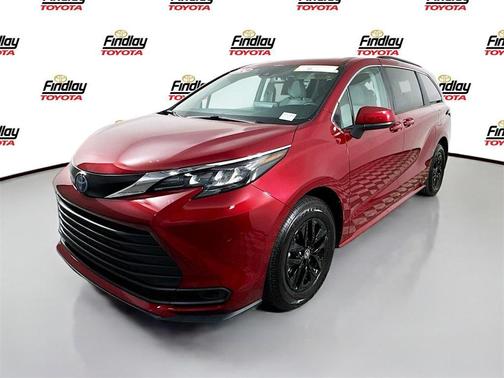 2024 Toyota Sienna LE