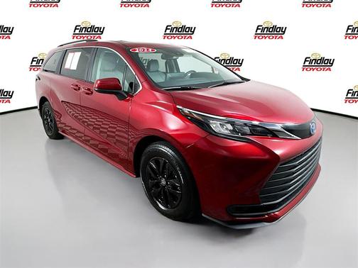 2024 Toyota Sienna LE